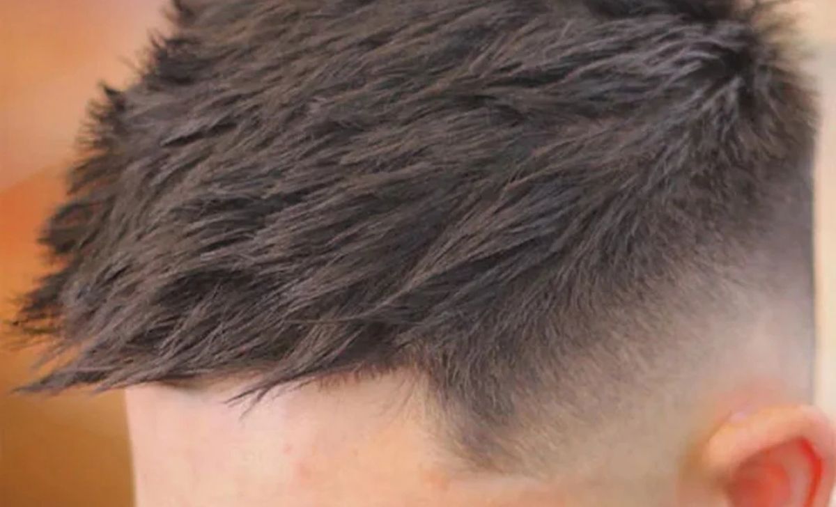 gaya rambut pendek pria indo Short Spikes