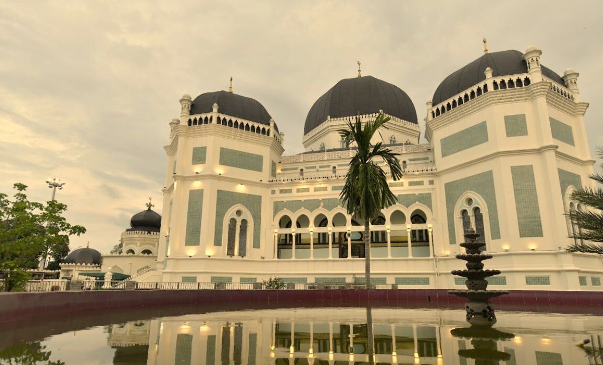 Masjid Raya Al-Mashun wisata bersejarah di medan