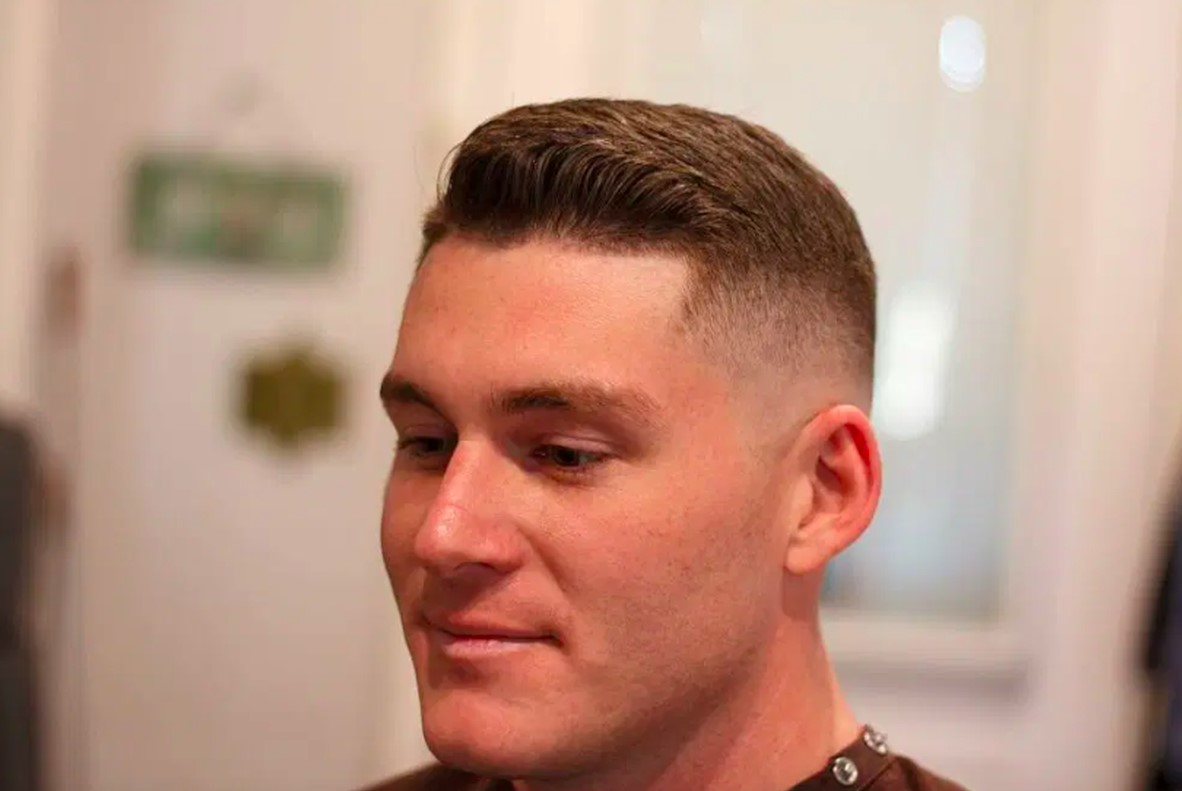 potongan pendek pria indo high and tight
