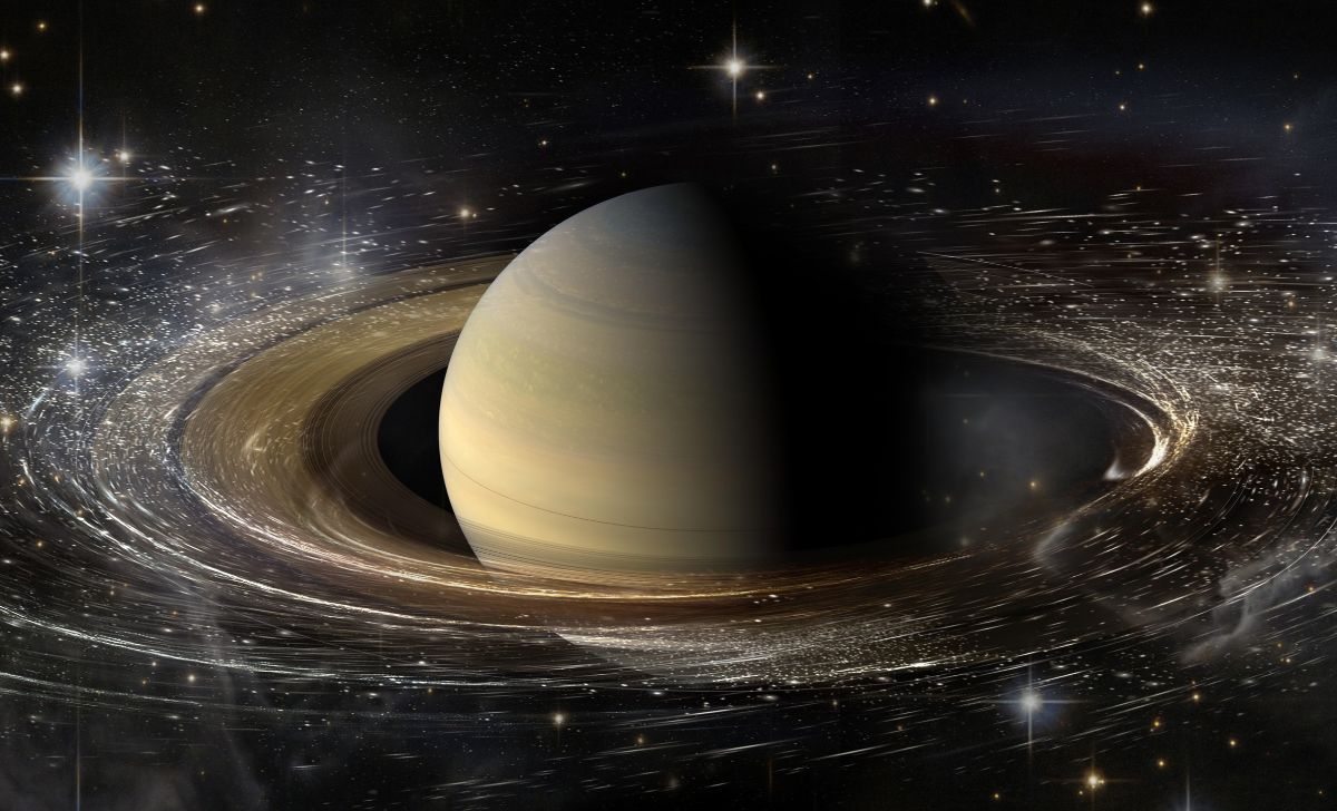 saturnus planet bercincin